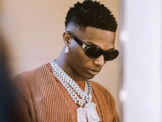 Nigerian Woman Blasts Wizkid’s Behavior, Accuses Him of Childishness and Chasing Clout