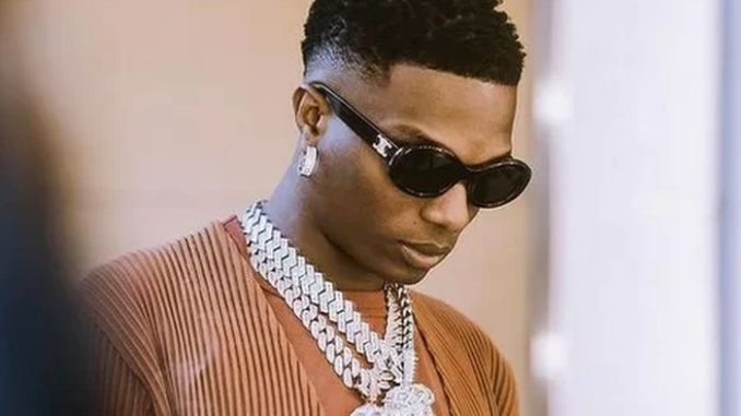 Nigerian Woman Blasts Wizkid’s Behavior, Accuses Him of Childishness and Chasing Clout